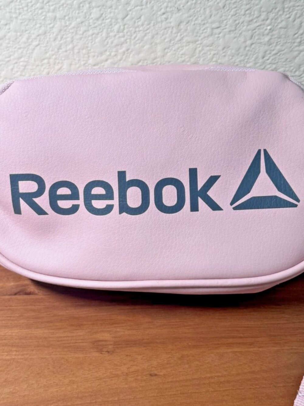 Reebok Xenon Pink Fanny Pack Purse Bag Waist Bag Crossbody Adjustable Belt Bag